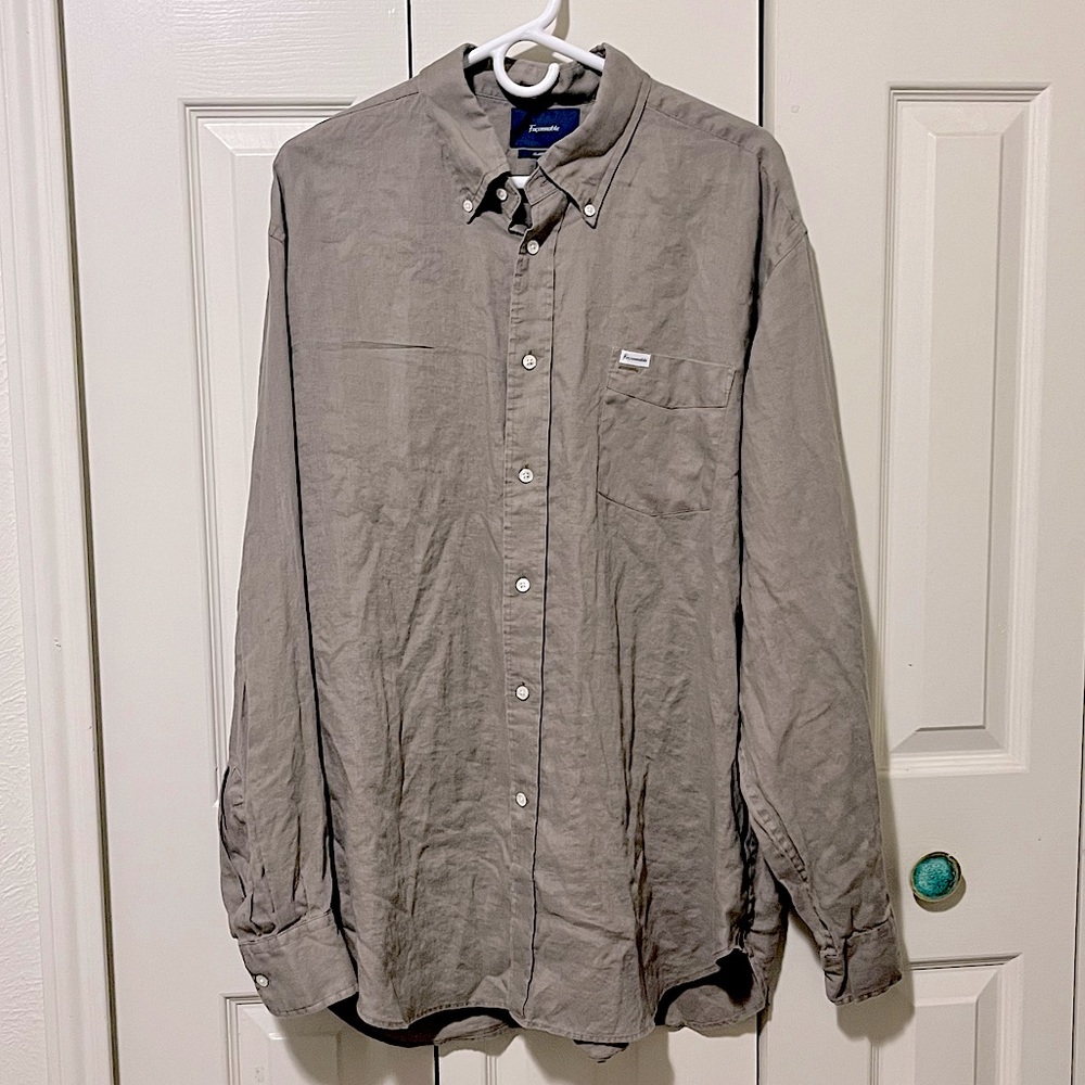 Faconnable men’s tan linen button down long sleeve shirt. Size XXL.